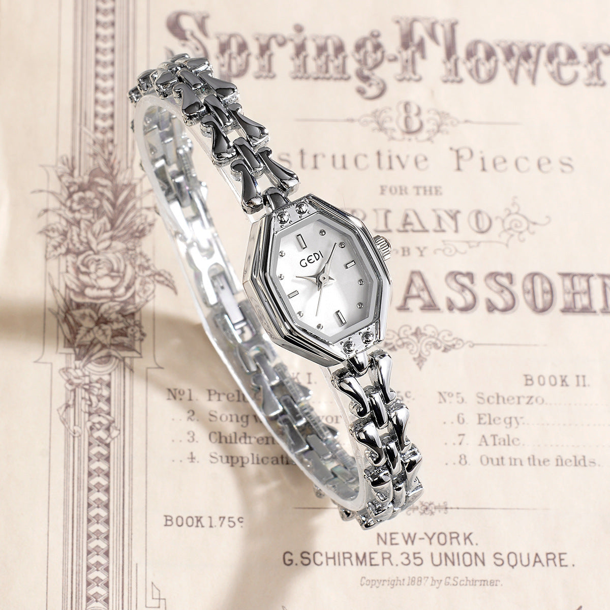 Luxury Retro Octagonal Women's Quartz stylish watch