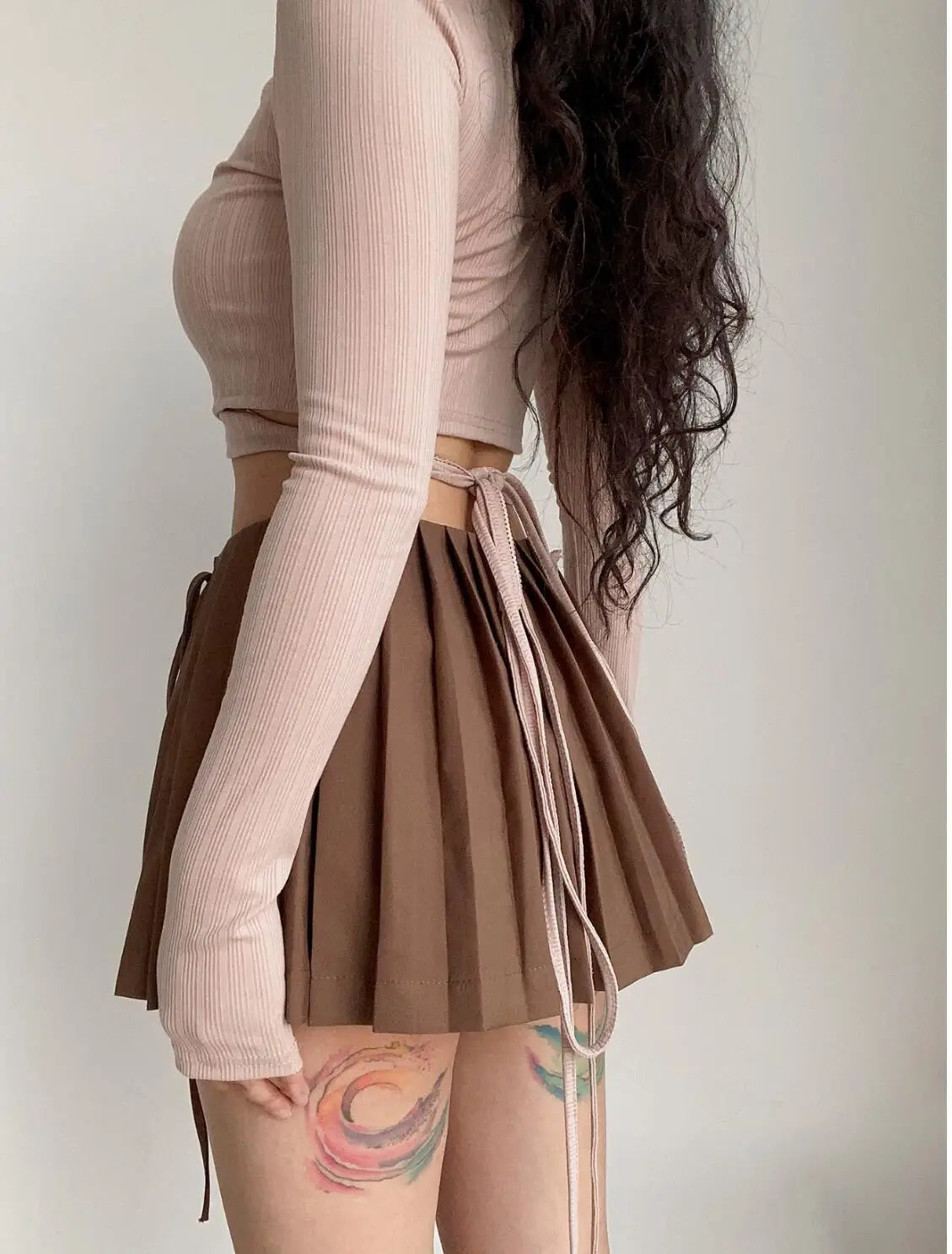 ✨ KK BRAND AMERICAN RETRO V-NECK BANDAGE TOP –SHIRT  SLEEK. STRUCTURED. EFFORTLESSLY RETRO .| 2025 ✨