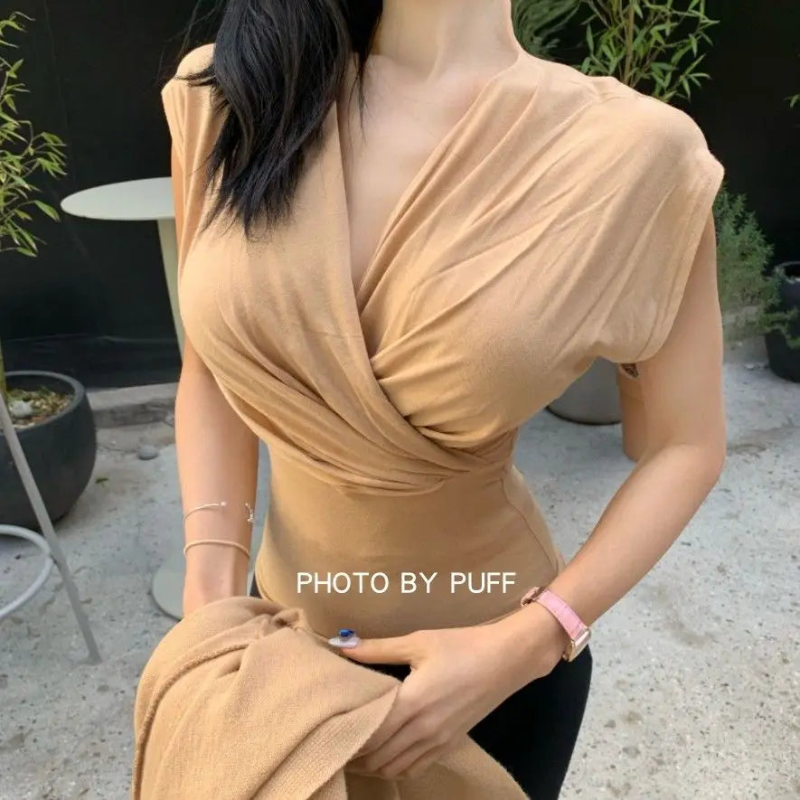 🌸 KK BRAND V-NECK SLEEVELESS T-SHIRT TOP – CLASSIC STYLE MEETS SOFT, BREATHABLE COMFORT |2025