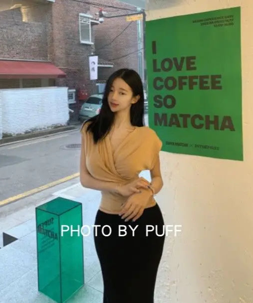 🌸 KK BRAND V-NECK SLEEVELESS T-SHIRT TOP – CLASSIC STYLE MEETS SOFT, BREATHABLE COMFORT |2025