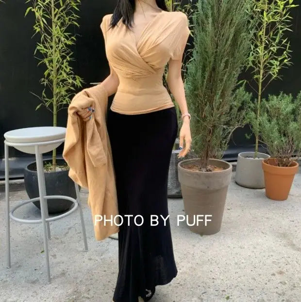 🌸 KK BRAND V-NECK SLEEVELESS T-SHIRT TOP – CLASSIC STYLE MEETS SOFT, BREATHABLE COMFORT |2025