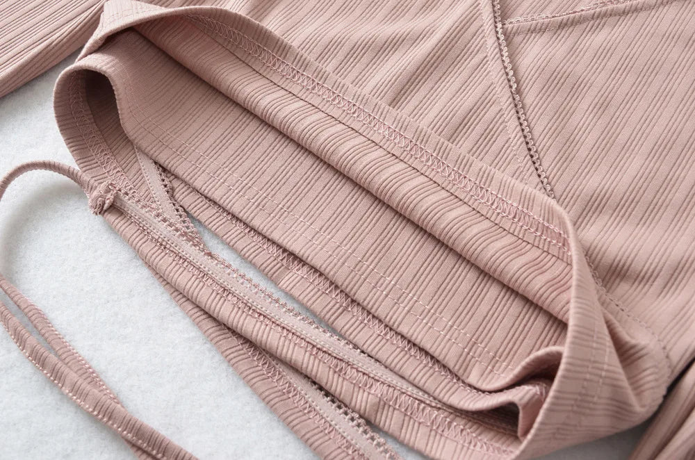 ✨ KK BRAND AMERICAN RETRO V-NECK BANDAGE TOP –SHIRT  SLEEK. STRUCTURED. EFFORTLESSLY RETRO .| 2025 ✨