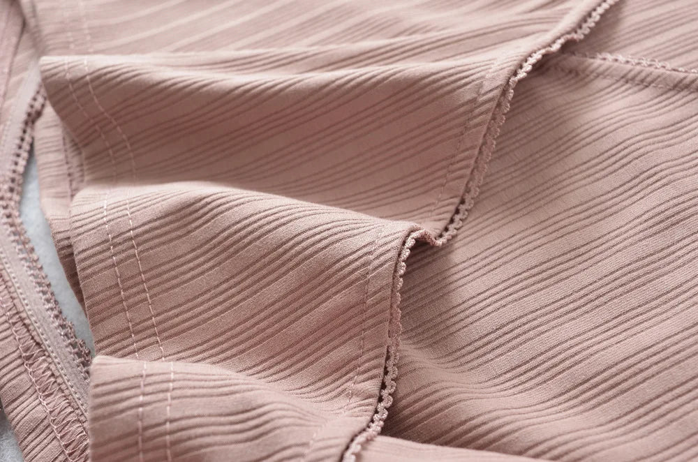 ✨ KK BRAND AMERICAN RETRO V-NECK BANDAGE TOP –SHIRT  SLEEK. STRUCTURED. EFFORTLESSLY RETRO .| 2025 ✨