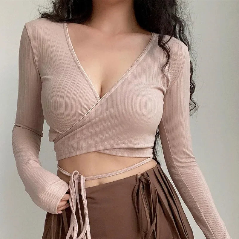 ✨ KK BRAND AMERICAN RETRO V-NECK BANDAGE TOP –SHIRT  SLEEK. STRUCTURED. EFFORTLESSLY RETRO .| 2025 ✨