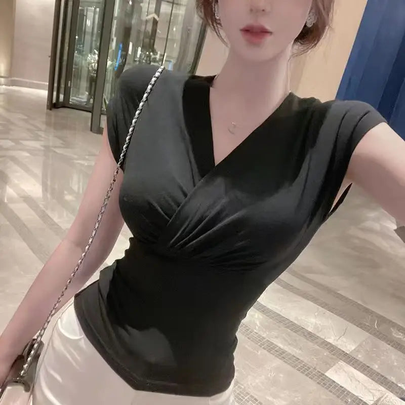 🌸 KK BRAND V-NECK SLEEVELESS T-SHIRT TOP – CLASSIC STYLE MEETS SOFT, BREATHABLE COMFORT |2025