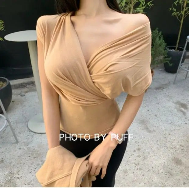 🌸 KK BRAND V-NECK SLEEVELESS T-SHIRT TOP – CLASSIC STYLE MEETS SOFT, BREATHABLE COMFORT |2025